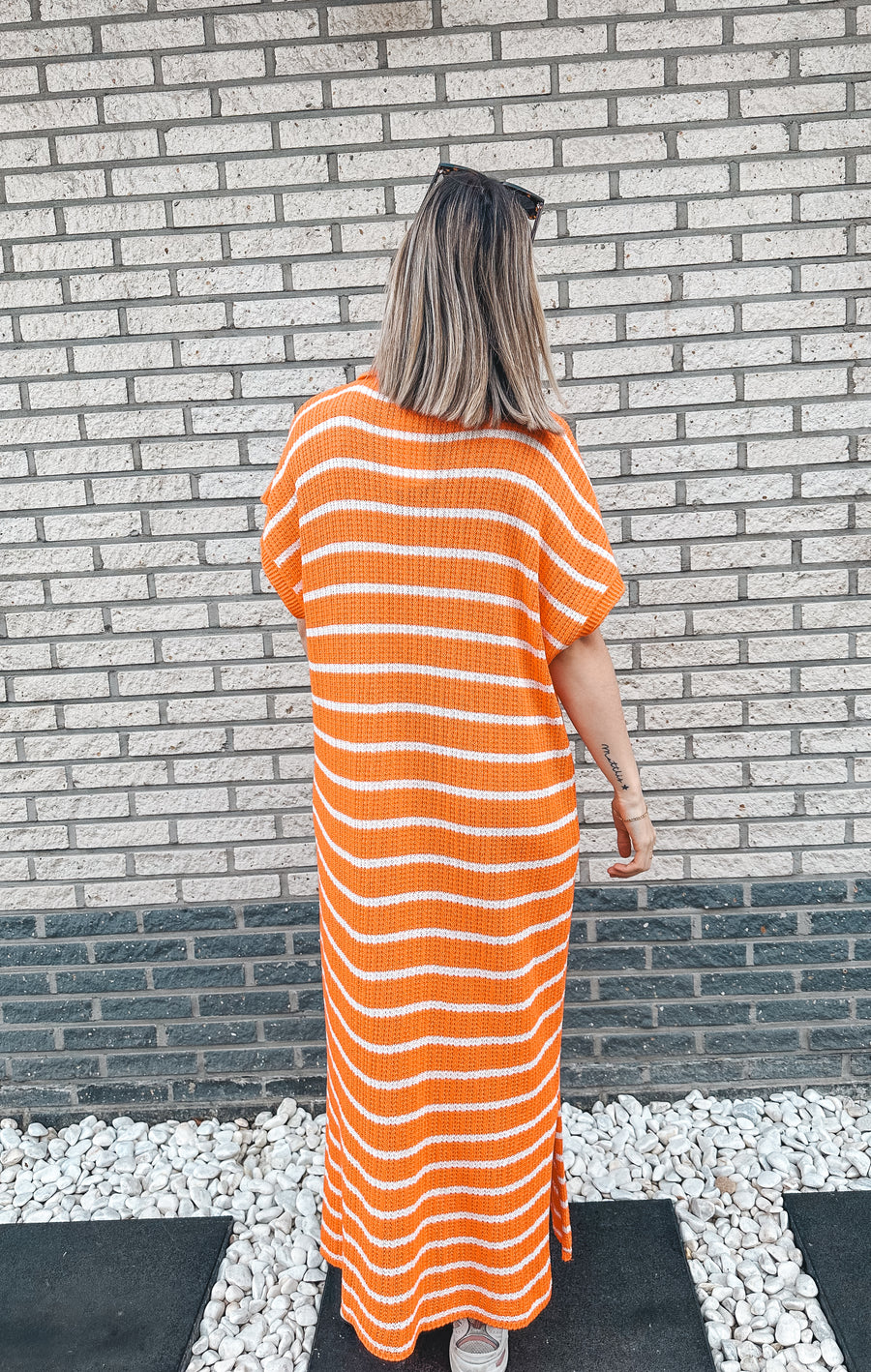 STRIPED POLOJURK - ORANJE/WIT
