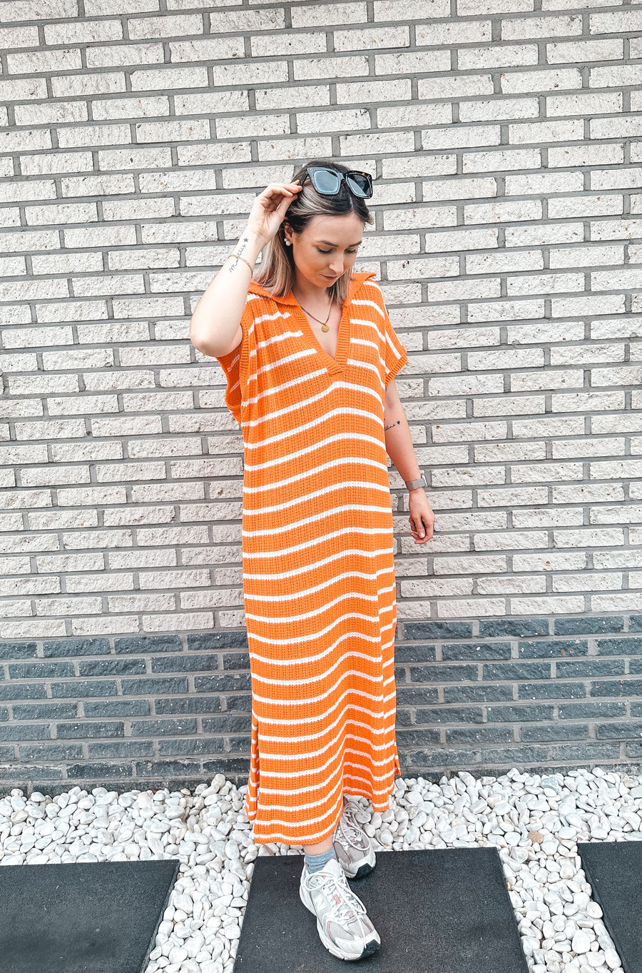 STRIPED POLOJURK - ORANJE/WIT
